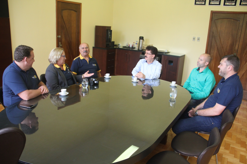 Prefeito recebe Governadora do Rotary Internacional